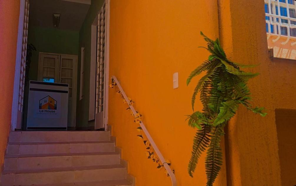 Guest house Le House